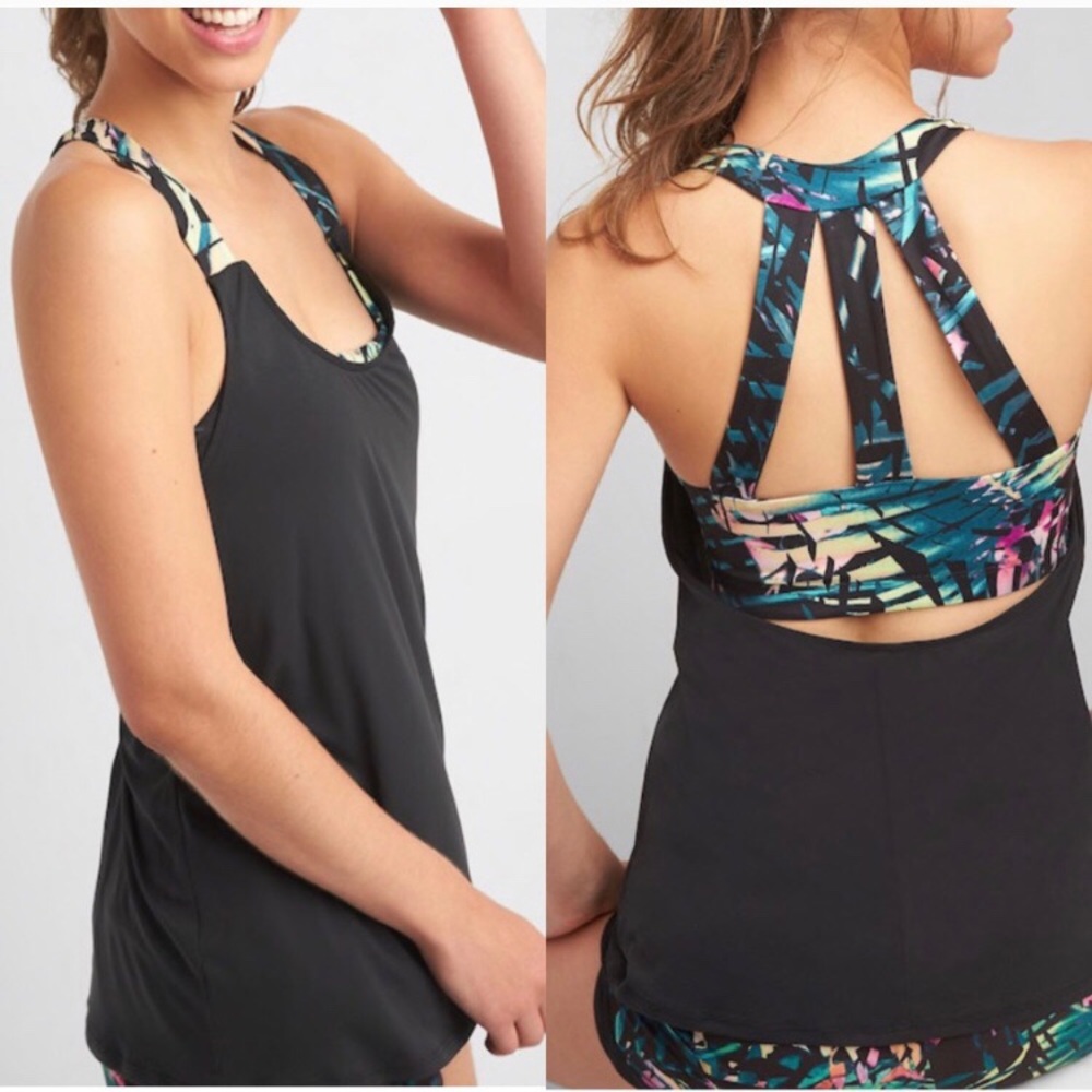 Gap Medium Impact Strappy tank with shelf bra